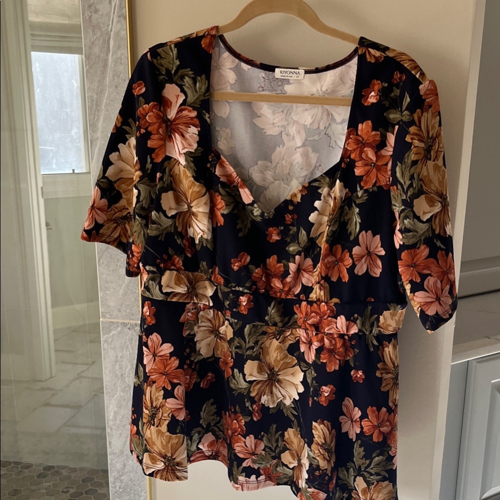 Kiyonna Posh Peplum floral top shortsleeve plus 2x travel friendly autumn garden